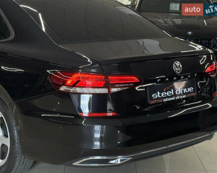 Фольксваген Пассат 2021 в Николаеве на Automoto.ua Черный Фольксваген Пассат, объемом двигателя 1.98 л и пробегом 35 тыс. км за 18599 $, фото 10 на Automoto.ua