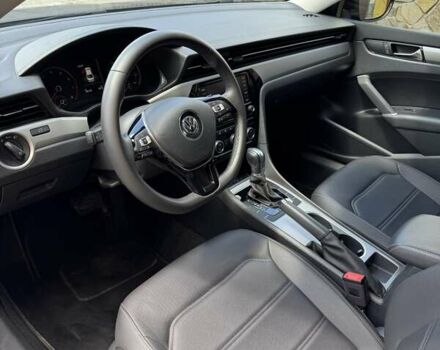 Чорний Фольксваген Пассат, об'ємом двигуна 2 л та пробігом 38 тис. км за 19800 $, фото 9 на Automoto.ua