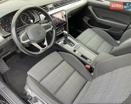 Чорний Фольксваген Пассат, об'ємом двигуна 2 л та пробігом 193 тис. км за 23500 $, фото 118 на Automoto.ua