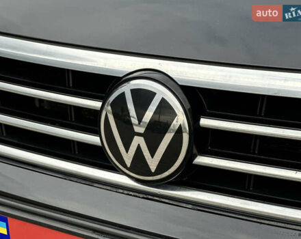 Черный Фольксваген Пассат, объемом двигателя 2 л и пробегом 199 тыс. км за 23990 $, фото 19 на Automoto.ua