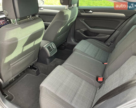 Чорний Фольксваген Пассат, об'ємом двигуна 2 л та пробігом 193 тис. км за 23500 $, фото 98 на Automoto.ua