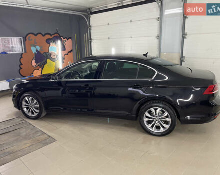 Чорний Фольксваген Пассат, об'ємом двигуна 2 л та пробігом 193 тис. км за 23500 $, фото 161 на Automoto.ua