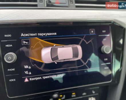 Чорний Фольксваген Пассат, об'ємом двигуна 2 л та пробігом 193 тис. км за 23500 $, фото 135 на Automoto.ua