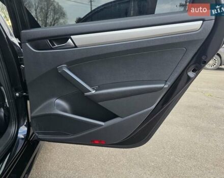 Черный Фольксваген Пассат, объемом двигателя 2 л и пробегом 117 тыс. км за 23777 $, фото 82 на Automoto.ua