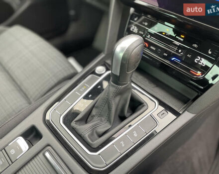 Чорний Фольксваген Пассат, об'ємом двигуна 2 л та пробігом 193 тис. км за 23500 $, фото 106 на Automoto.ua