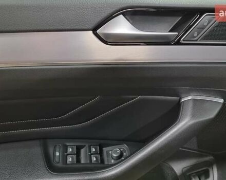 Черный Фольксваген Пассат, объемом двигателя 1.98 л и пробегом 140 тыс. км за 21300 $, фото 10 на Automoto.ua