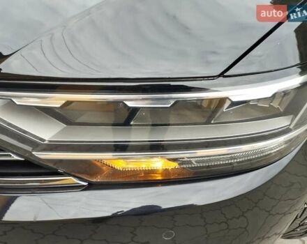 Фольксваген Пассат 2021 у Черкасах на Automoto.ua Чорний Фольксваген Пассат, об'ємом двигуна 2 л та пробігом 67 тис. км за 28500 $, фото 18 на Automoto.ua