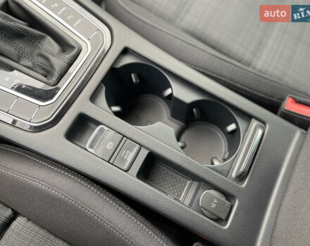 Чорний Фольксваген Пассат, об'ємом двигуна 2 л та пробігом 193 тис. км за 23500 $, фото 126 на Automoto.ua