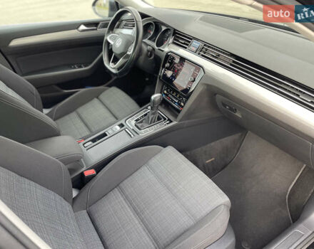 Чорний Фольксваген Пассат, об'ємом двигуна 2 л та пробігом 193 тис. км за 23500 $, фото 102 на Automoto.ua