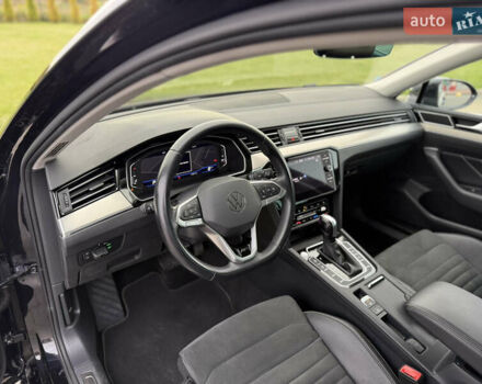 Чорний Фольксваген Пассат, об'ємом двигуна 2 л та пробігом 123 тис. км за 34900 $, фото 75 на Automoto.ua