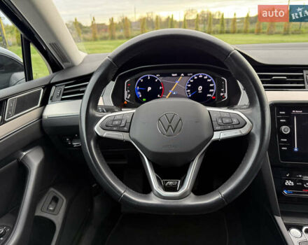 Чорний Фольксваген Пассат, об'ємом двигуна 2 л та пробігом 123 тис. км за 34900 $, фото 127 на Automoto.ua