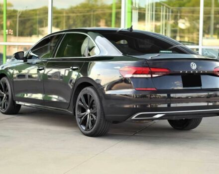 Черный Фольксваген Пассат, объемом двигателя 2 л и пробегом 30 тыс. км за 13300 $, фото 3 на Automoto.ua