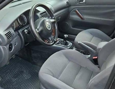 Черный Фольксваген Пассат, объемом двигателя 1.9 л и пробегом 245 тыс. км за 980 $, фото 6 на Automoto.ua