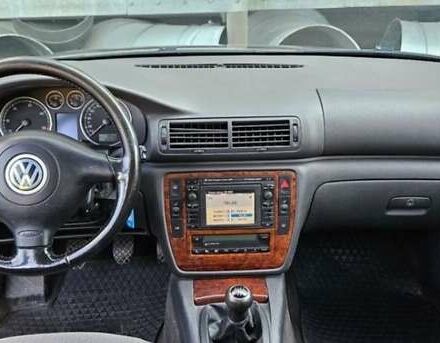 Черный Фольксваген Пассат, объемом двигателя 1.9 л и пробегом 245 тыс. км за 980 $, фото 1 на Automoto.ua