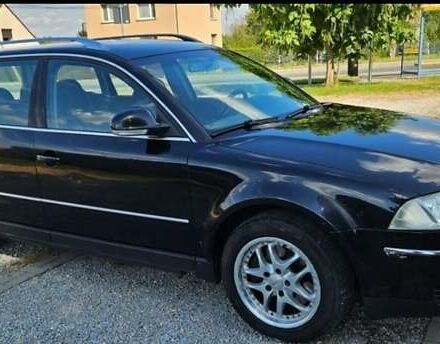 Черный Фольксваген Пассат, объемом двигателя 1.9 л и пробегом 245 тыс. км за 980 $, фото 5 на Automoto.ua
