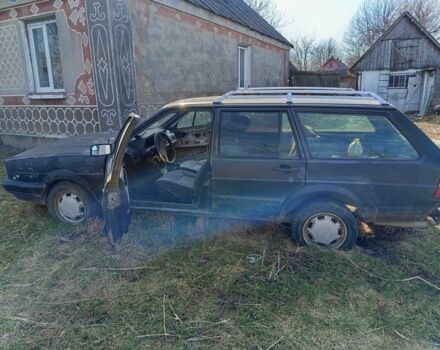 Черный Фольксваген Пассат, объемом двигателя 1.8 л и пробегом 100 тыс. км за 240 $, фото 1 на Automoto.ua