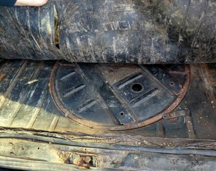 Черный Фольксваген Пассат, объемом двигателя 1.8 л и пробегом 100 тыс. км за 240 $, фото 5 на Automoto.ua