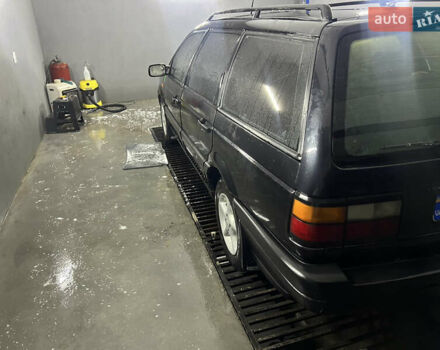 Черный Фольксваген Пассат, объемом двигателя 1.8 л и пробегом 400 тыс. км за 1599 $, фото 5 на Automoto.ua