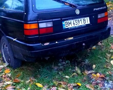 Черный Фольксваген Пассат, объемом двигателя 1.8 л и пробегом 300 тыс. км за 900 $, фото 1 на Automoto.ua