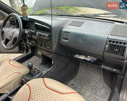 Черный Фольксваген Пассат, объемом двигателя 1.6 л и пробегом 320 тыс. км за 1499 $, фото 14 на Automoto.ua