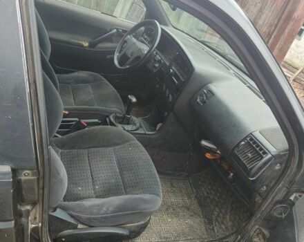 Черный Фольксваген Пассат, объемом двигателя 1.8 л и пробегом 250 тыс. км за 1400 $, фото 2 на Automoto.ua