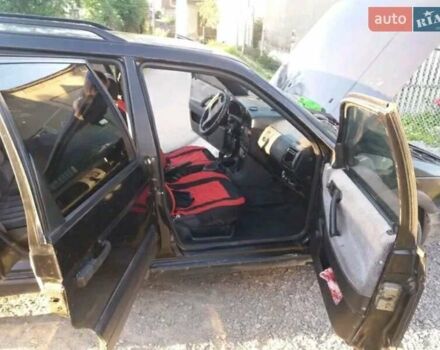 Черный Фольксваген Пассат, объемом двигателя 1.8 л и пробегом 435 тыс. км за 1900 $, фото 4 на Automoto.ua