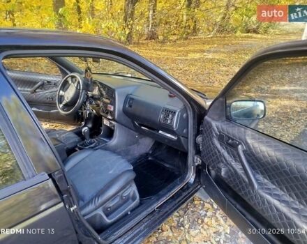 Черный Фольксваген Пассат, объемом двигателя 1.8 л и пробегом 330 тыс. км за 2500 $, фото 3 на Automoto.ua