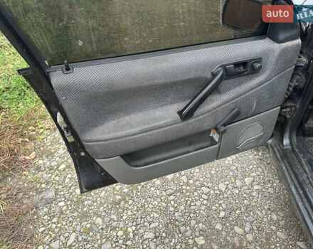 Черный Фольксваген Пассат, объемом двигателя 1.6 л и пробегом 320 тыс. км за 1499 $, фото 9 на Automoto.ua