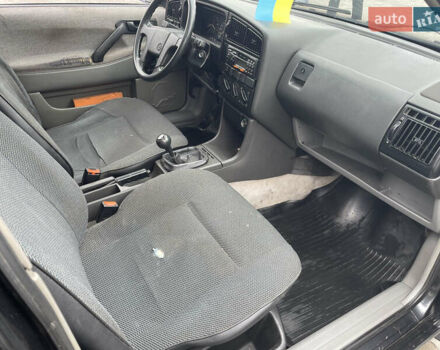 Черный Фольксваген Пассат, объемом двигателя 2 л и пробегом 355 тыс. км за 2030 $, фото 6 на Automoto.ua