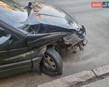 Черный Фольксваген Пассат, объемом двигателя 1.8 л и пробегом 513 тыс. км за 599 $, фото 3 на Automoto.ua