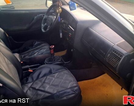 Черный Фольксваген Пассат, объемом двигателя 2 л и пробегом 286 тыс. км за 1500 $, фото 3 на Automoto.ua