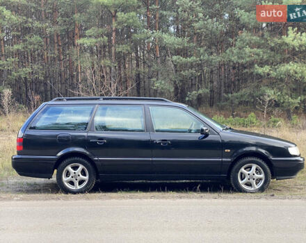 Черный Фольксваген Пассат, объемом двигателя 2 л и пробегом 330 тыс. км за 3550 $, фото 7 на Automoto.ua