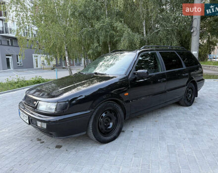 Черный Фольксваген Пассат, объемом двигателя 2.8 л и пробегом 274 тыс. км за 2000 $, фото 2 на Automoto.ua