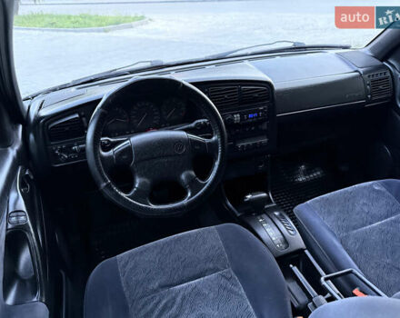 Черный Фольксваген Пассат, объемом двигателя 2.8 л и пробегом 274 тыс. км за 2650 $, фото 31 на Automoto.ua