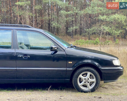 Черный Фольксваген Пассат, объемом двигателя 2 л и пробегом 330 тыс. км за 3550 $, фото 13 на Automoto.ua
