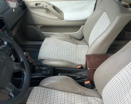 Черный Фольксваген Пассат, объемом двигателя 1.8 л и пробегом 450 тыс. км за 1800 $, фото 5 на Automoto.ua