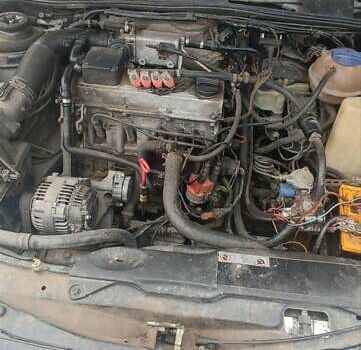 Черный Фольксваген Пассат, объемом двигателя 2 л и пробегом 400 тыс. км за 2700 $, фото 3 на Automoto.ua