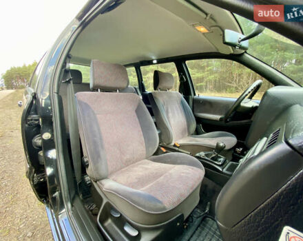 Черный Фольксваген Пассат, объемом двигателя 2 л и пробегом 330 тыс. км за 3550 $, фото 21 на Automoto.ua