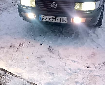 Черный Фольксваген Пассат, объемом двигателя 2 л и пробегом 400 тыс. км за 2700 $, фото 1 на Automoto.ua