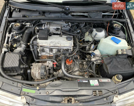 Черный Фольксваген Пассат, объемом двигателя 2 л и пробегом 330 тыс. км за 3550 $, фото 40 на Automoto.ua