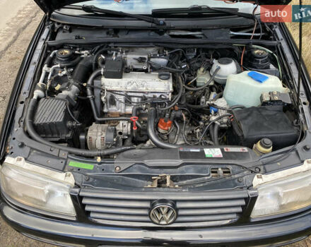 Черный Фольксваген Пассат, объемом двигателя 2 л и пробегом 330 тыс. км за 3550 $, фото 37 на Automoto.ua