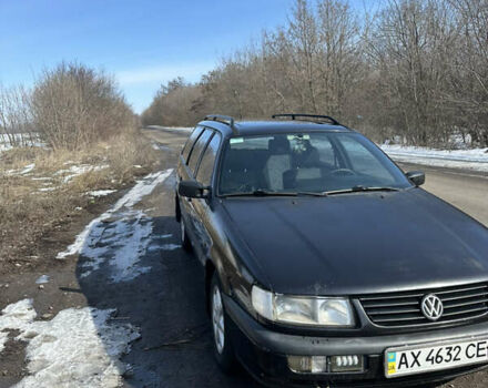 Черный Фольксваген Пассат, объемом двигателя 1.8 л и пробегом 300 тыс. км за 2500 $, фото 2 на Automoto.ua