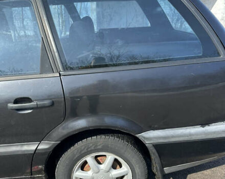 Черный Фольксваген Пассат, объемом двигателя 1.8 л и пробегом 300 тыс. км за 2500 $, фото 12 на Automoto.ua