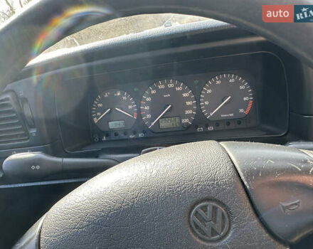 Черный Фольксваген Пассат, объемом двигателя 1.8 л и пробегом 300 тыс. км за 2500 $, фото 28 на Automoto.ua