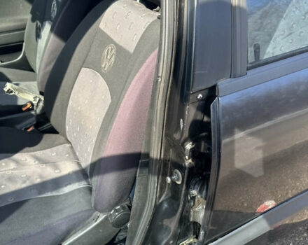 Черный Фольксваген Пассат, объемом двигателя 1.8 л и пробегом 300 тыс. км за 2500 $, фото 19 на Automoto.ua