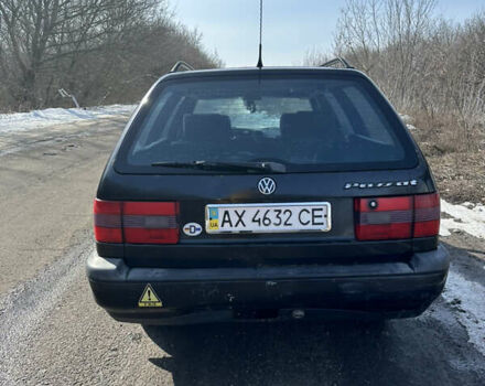 Черный Фольксваген Пассат, объемом двигателя 1.8 л и пробегом 300 тыс. км за 2500 $, фото 9 на Automoto.ua