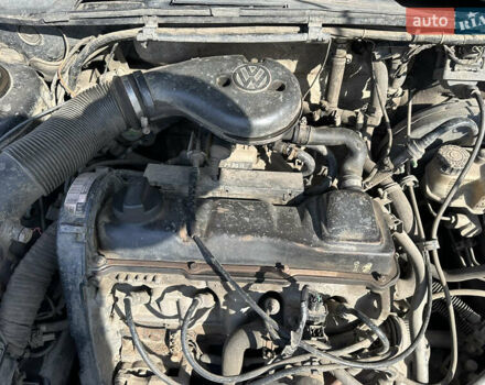 Черный Фольксваген Пассат, объемом двигателя 1.8 л и пробегом 300 тыс. км за 2500 $, фото 40 на Automoto.ua