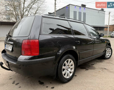 Черный Фольксваген Пассат, объемом двигателя 1.6 л и пробегом 335 тыс. км за 2999 $, фото 5 на Automoto.ua