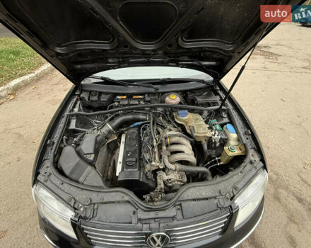 Черный Фольксваген Пассат, объемом двигателя 1.6 л и пробегом 335 тыс. км за 2999 $, фото 12 на Automoto.ua