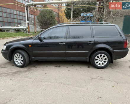 Черный Фольксваген Пассат, объемом двигателя 1.6 л и пробегом 335 тыс. км за 2999 $, фото 8 на Automoto.ua